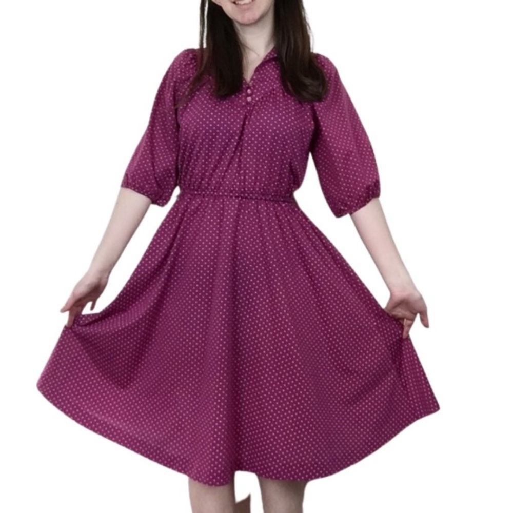 Vintage retro polka dot print dress pin up feminine homestead trad wife